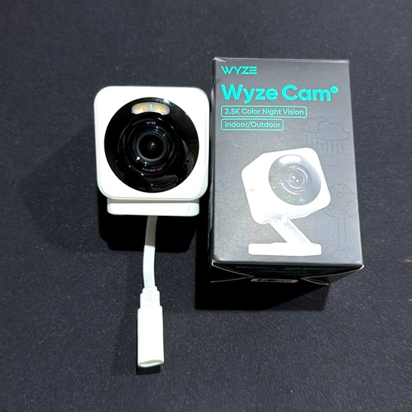 Wyze Cam V4 - Picture 1 of 1